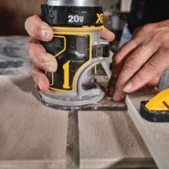 DeWalt 20V MAX* XR Cordless/Brushless Compact Router, Bare Tool -Sale Tools Shop 64249 03 1000