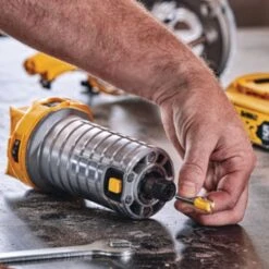 DeWalt 20V MAX* XR Cordless/Brushless Compact Router, Bare Tool -Sale Tools Shop 64249 06 1000