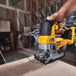 DeWalt 20V MAX* Cordless/Brushless Jigsaw Kit With 5.0Ah Battery And Charger -Sale Tools Shop 67653 07 1000